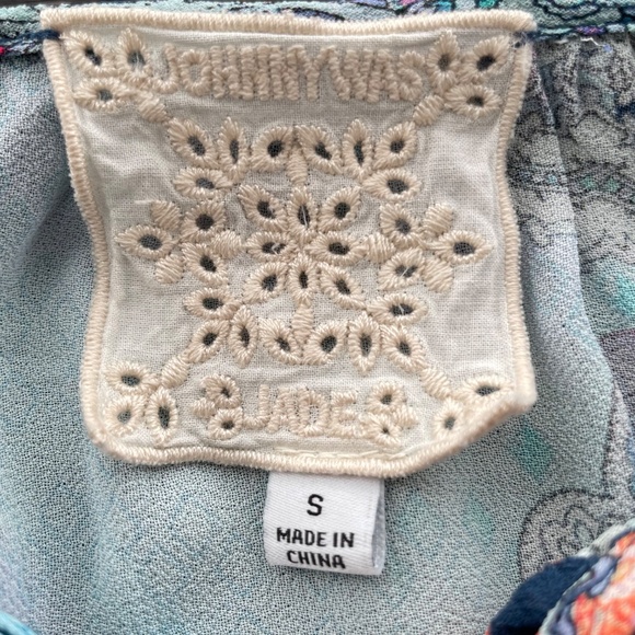 JOHNNY WAS JADE Women’s Size Small Blue Ombre Beaded Tassel Tie Print Tunic FLAW - Picture 6 of 8